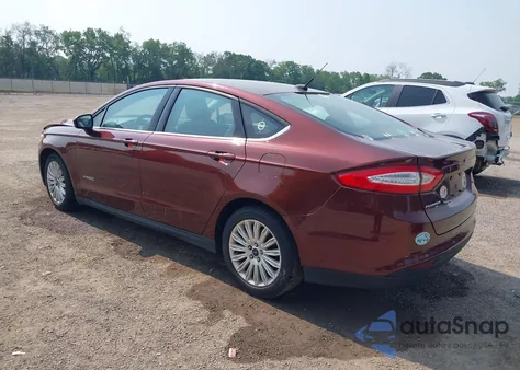 2016 Ford Fusion S Hybrid из США, поврежденный, VIN 3FA6P0UU7GR405548
